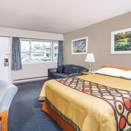Hotel Super 8 By Wyndham Quesnel Bc Exterior foto